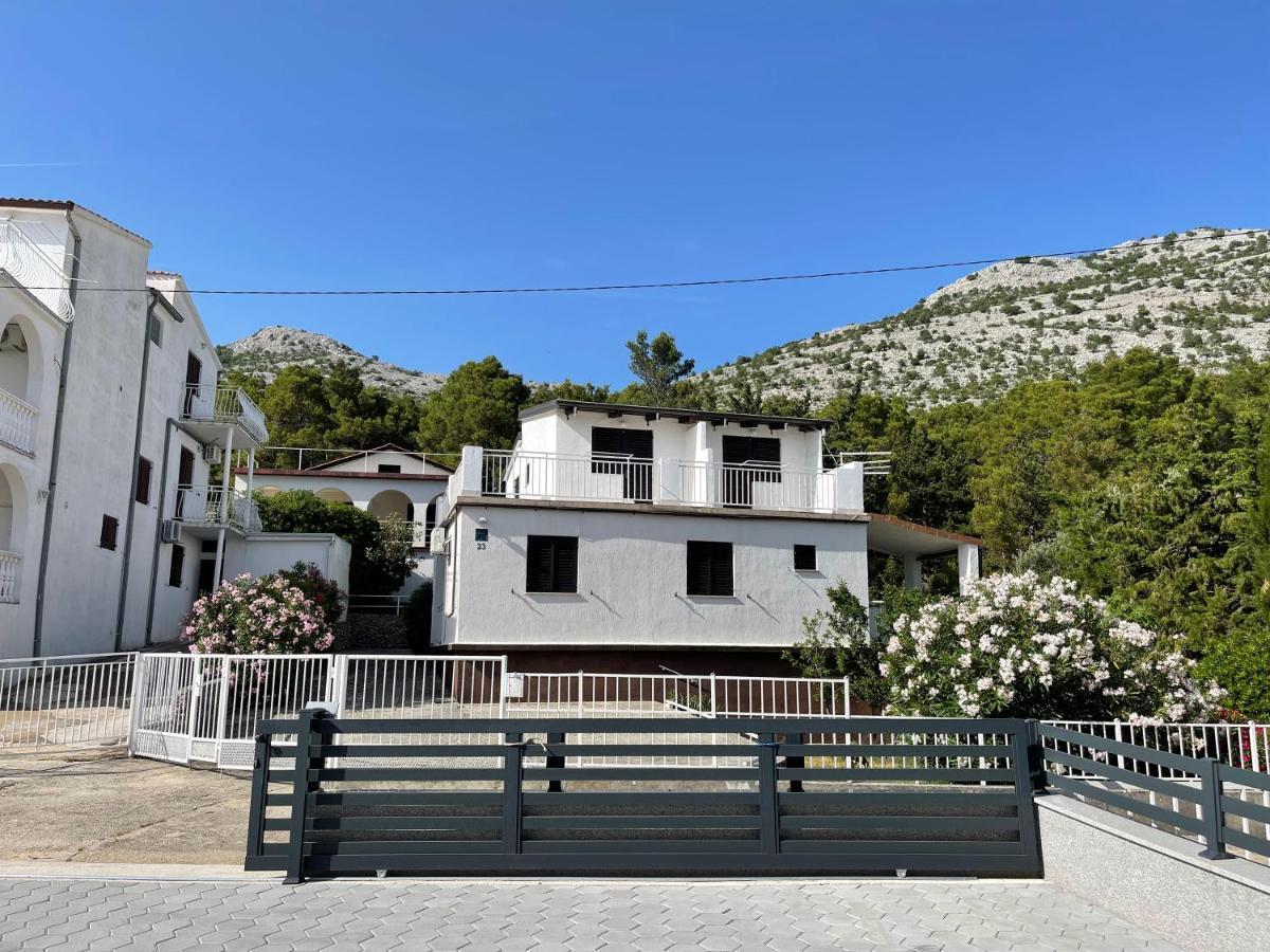 Apartmani Ficurin Starigrad Paklenica Esterno foto