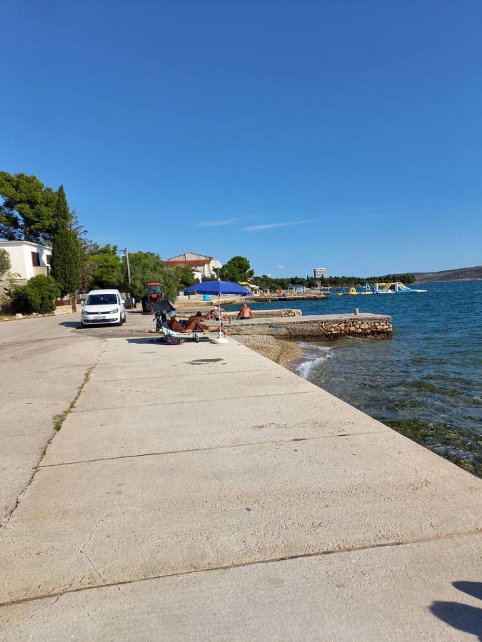 Apartmani Ficurin Starigrad Paklenica Esterno foto
