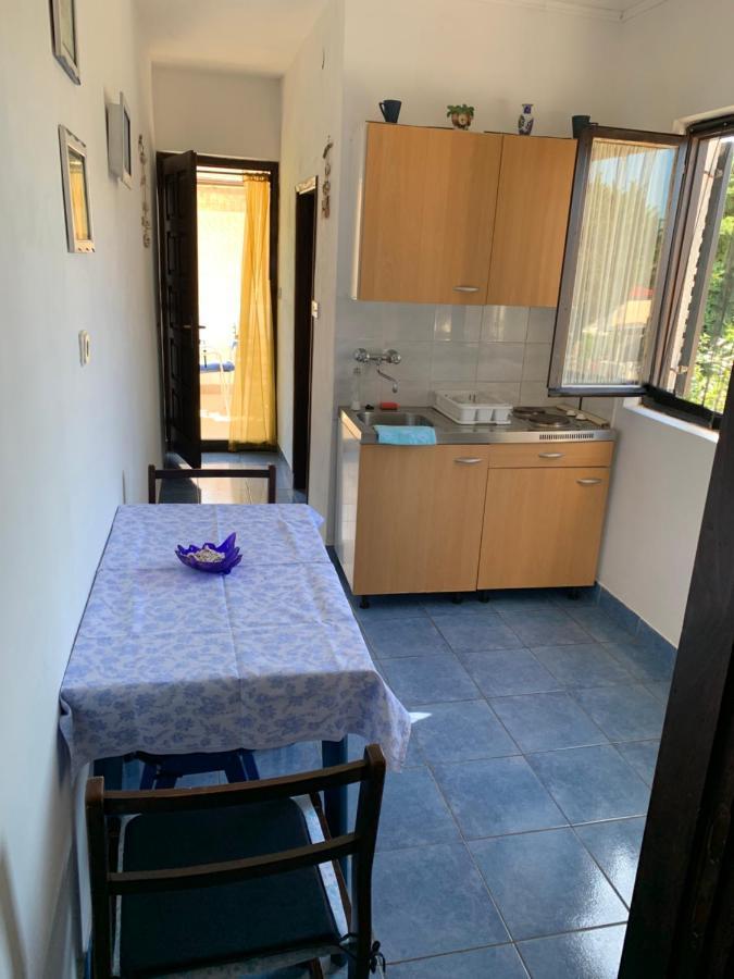 Apartmani Ficurin Starigrad Paklenica Esterno foto