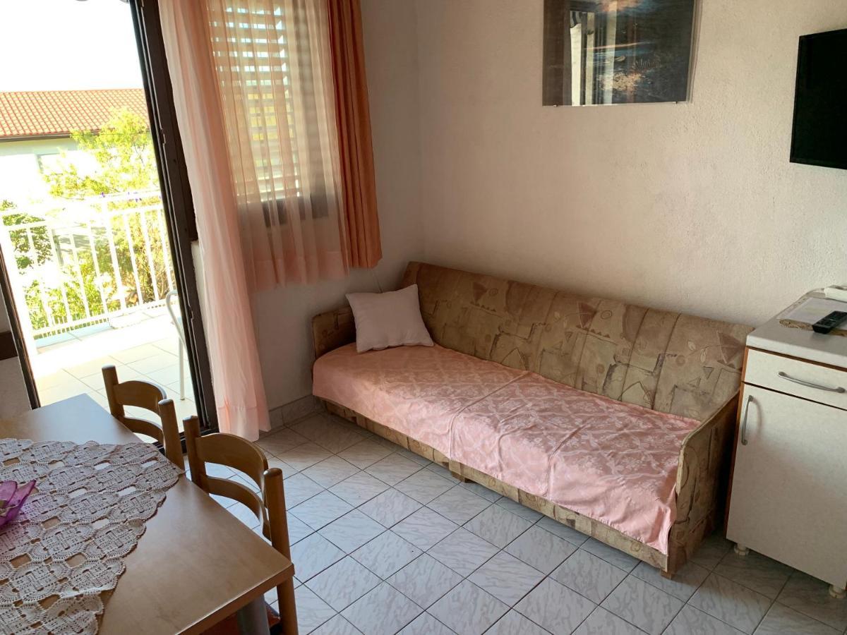 Apartmani Ficurin Starigrad Paklenica Esterno foto