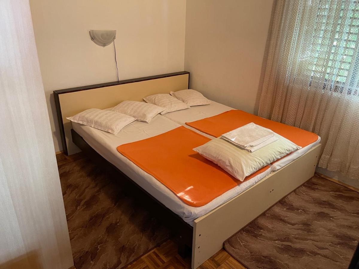 Apartmani Ficurin Starigrad Paklenica Esterno foto
