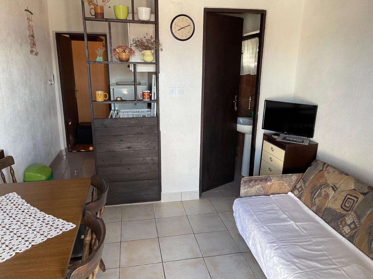 Apartmani Ficurin Starigrad Paklenica Esterno foto