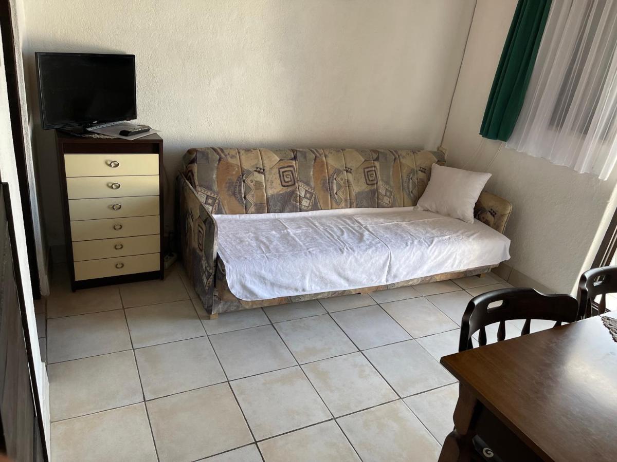 Apartmani Ficurin Starigrad Paklenica Esterno foto