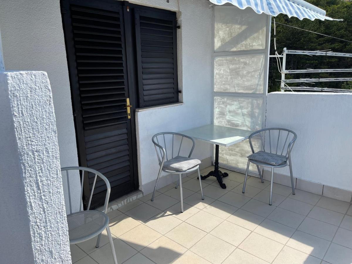 Apartmani Ficurin Starigrad Paklenica Esterno foto