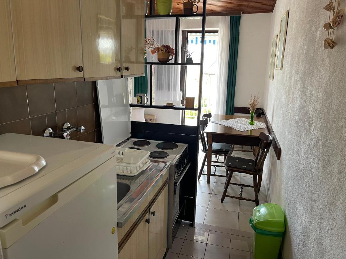 Apartmani Ficurin Starigrad Paklenica Esterno foto